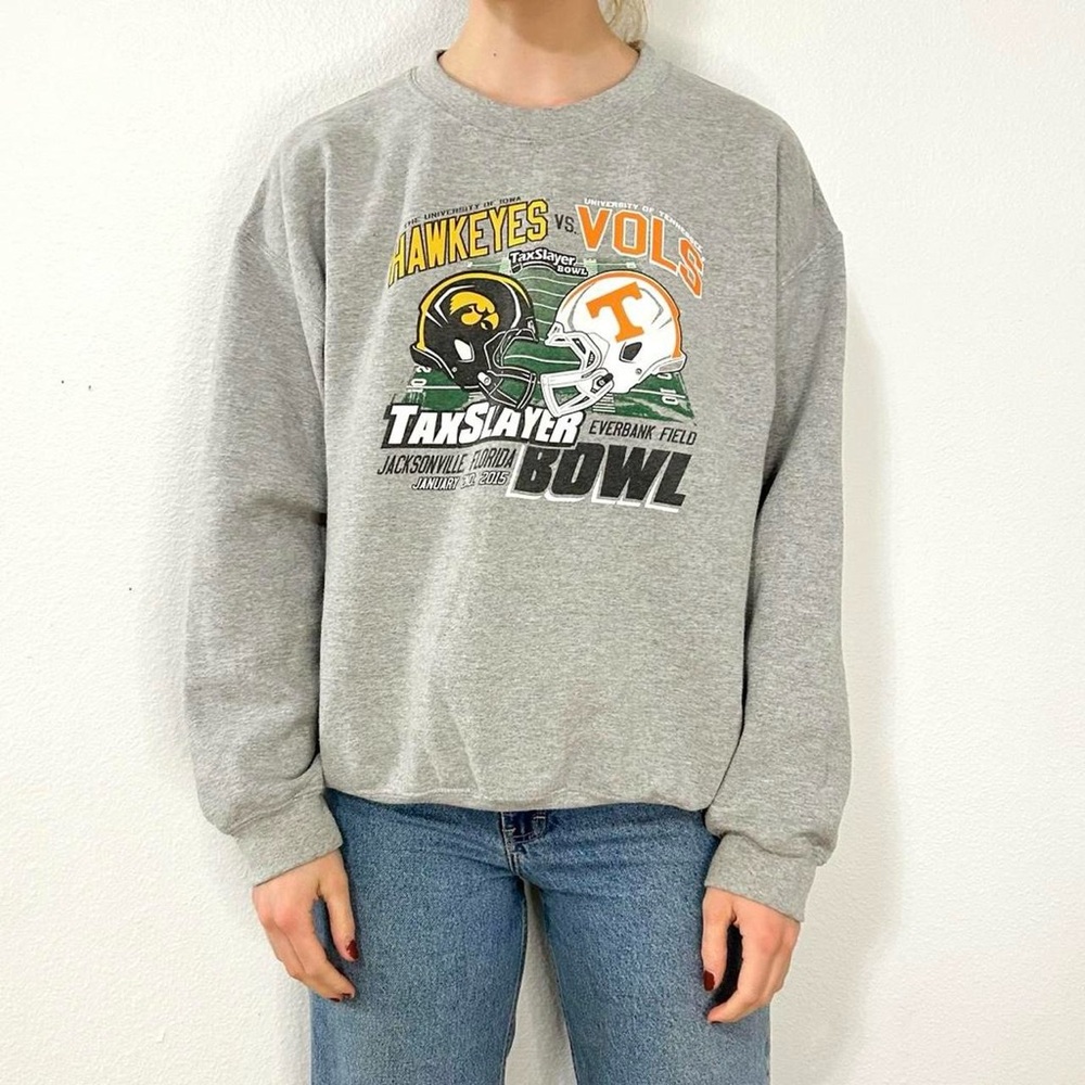 hawkeye gray crewneck